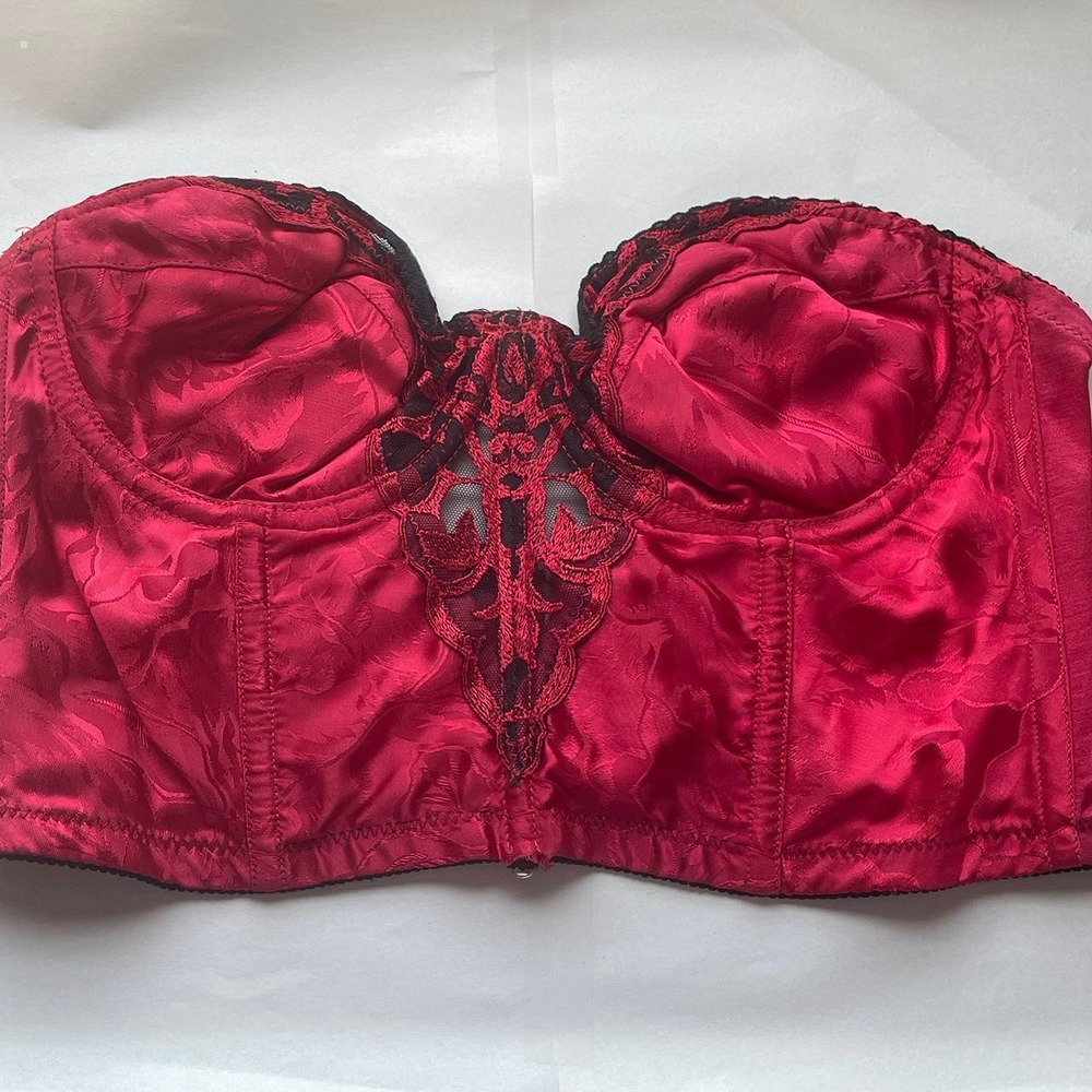 Valmont Vintage Red Black Lace Bustier Strapless Bra Style 1089 Size 36B